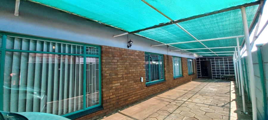 4 Bedroom Property for Sale in Randlespark North West